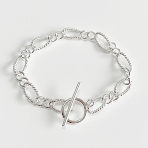 Minimalist 925 sterling silver chain bracelet with OT toggle clasp and textured links