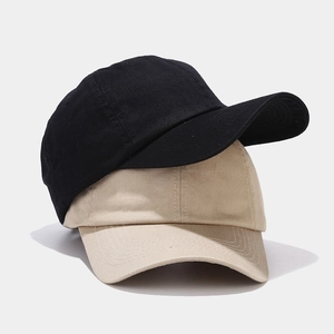 Cappellino da baseball classico in cotone nero e beige con visiera curva per esterni e sole