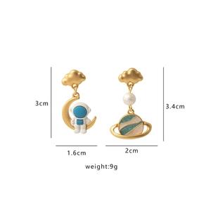 Detailed dimensions of asymmetric astronaut moon and planet drop earrings with pearls