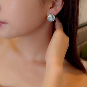 Marine style round stud earrings with white starfish shell and pearl in light blue enamel