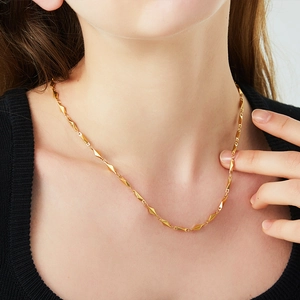 Minimalist geometric 18K gold plated stainless steel diamond shaped fishbone necklace