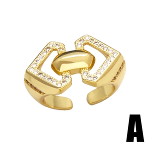 Vergoldeter unregelmäßiger geometrischer Ring mit Zirkonia-Pflaster-Fassung