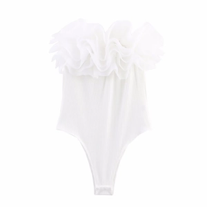 Body blanc côtelé bustier avec volants en organza superposés et coupe ajustée