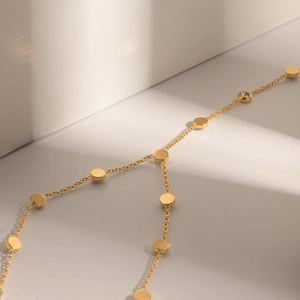 18k gold plated stainless steel Y-shaped necklace with sparkling round diamond tassels