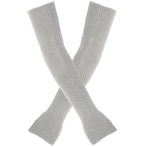 Detailansicht grauer Strickstulpen mit Rippenmuster und elastischem Bund im Detail