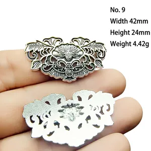 Detailed size specifications for silver alloy floral hollow pendant with measurements