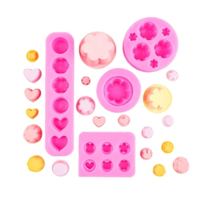 Set di stampi in silicone rosa con forme di cuore e coniglietto per candele