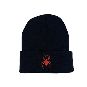 Berretto in maglia nera cappello caldo invernale con ricamo ragno rosso unisex esterno