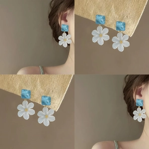 Fresh Sweet Acrylic Flower Stud Earrings with Silver Earring Post Blue Square White Petal Fashion Jewelry for Women