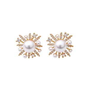 Elegant 18k gold plated flower stud earrings with pearls and zircon stones