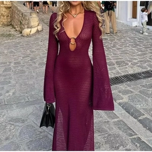 Vestido sexy de ganchillo morado oscuro con escote en V profundo y mangas acampanadas playa