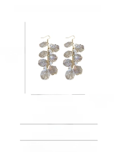 Spécifications de taille des longues boucles d'oreilles fleur en acrylique avec aiguille S925