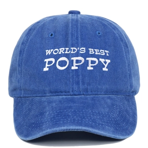 Detail der World's Best Poppy 3D-Stickerei auf der gewaschenen marineblauen Vintage-Kappe