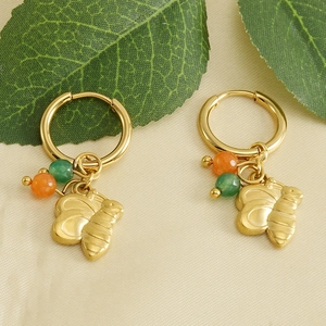 Boucles d'oreilles créoles plaquées or 18k avec pendentif abeille et pierres naturelles