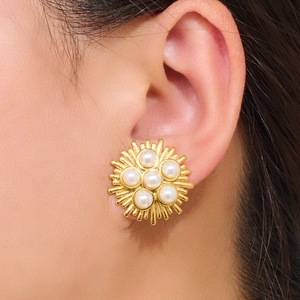 Elegant gold stainless steel pearl stud earrings in vintage sunburst floral design