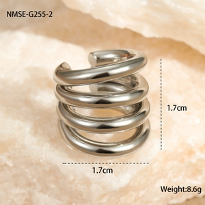 Detailed view of silver C-shape ear cuff with dimensions 1.7cm and weight 8.6g