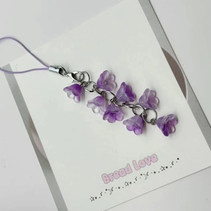 Pendentif fleur de muguet violette avec fermoir mousqueton pour sacs et coques de téléphone