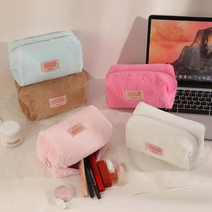 Cosmetic Bag Plush Makeup Organizer Soft Faux Fur Zipper Pouch Large Capacity Travel Toiletries Case For Women Girls