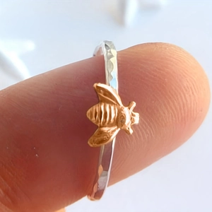Vintage Two-Tone Alloy Bee Ring Open Adjustable Hammered Finger Ring Fashion Animal Jewelry Gift For Women