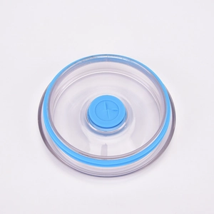 Top view of 450ml Tritan cup clear lid with blue silicone seal ring and central plug