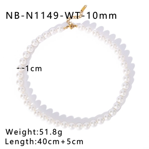 Detail view of a 10mm white pearl necklace with 40+5cm length and 51.8g weight specifications