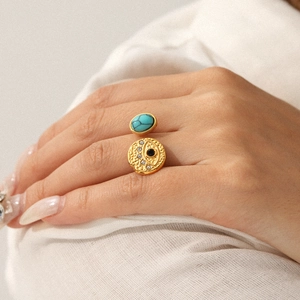 Französischer Vintage-Ring aus Gold-Edelstahl mit Türkis und bösem Blick Charm