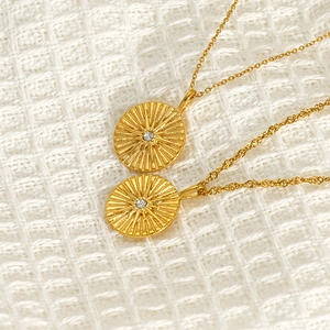 Round Sunburst Pendant Necklace 18K Gold Plated 304 Stainless Steel Eight-Pointed Star Zircon Fashion Jewelry Women