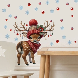 Détail d'autocollant mural de Noël avec cerf mignon, bonnet rouge et flocons bleus