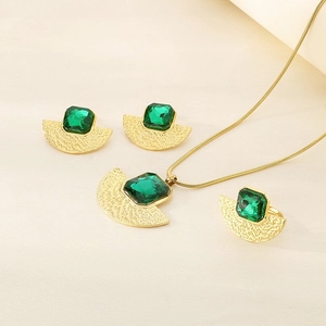 Set gioielli placcato oro 18K con pietre quadrate verdi e motivi a ventaglio dorati