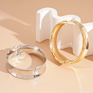 Wide Cuff Bracelet Polished Alloy Metal Geometric Minimalist Open Bangle Fashion Jewelry Women Elegant Glossy Accessory