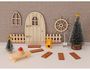 Miniatur-Weihnachtstür-Set aus Holz mit kleinen Tannenbäumen und Deko-Garten-Accessoires