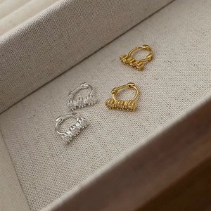 Minimalist 925 sterling silver hoop earrings with clear zircon in gold and silver finish