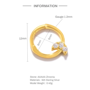 Gedetailleerde maten van 925 sterling zilveren maan kraakbeen piercing met zirkonia