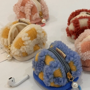 Custodia per auricolari in peluche a scacchi colorati e mini borsa con zip di perla