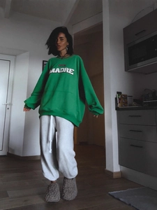 Oversized grünes Sweatshirt mit Sierra Madre Stickerei und grauer Jogginghose Set