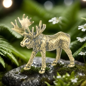 Retro Brass Alloy Moose Figurine Antique Elk Ornament Desktop Decoration Home Office Art Sculpture