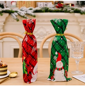 Weihnachts-Weinflaschenbeutel mit Karo-Muster, Weihnachtsmann und Schneemann-Motiven