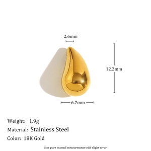 Detailed specs of 18K gold plated stainless steel water drop pendant with size and weight