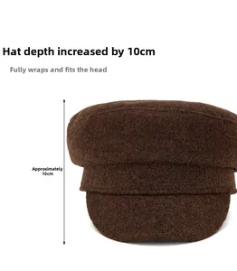 Détail du bonnet gavroche en laine marron foncé avec coupe extra profonde de 10cm