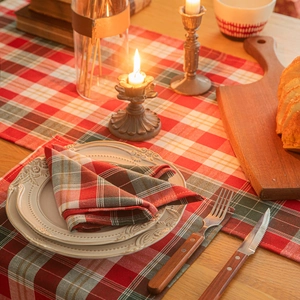 Christmas Table Runner Gold Thread Plaid Pattern Polyester Fabric Festive Holiday Party Dinner Home Dining Room Decoration