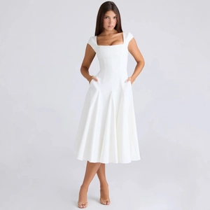Robe midi blanche élégante sans manches de style français avec col carré et poches