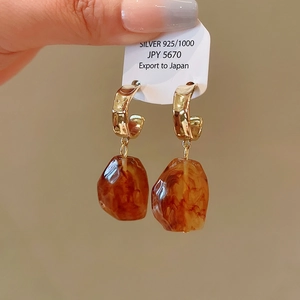 Maillard style amber resin drop earrings with 925 silver needle and golden hoops