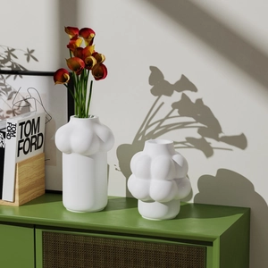Juego de dos jarrones modernos de cerámica blanca texturizada para decoración nórdica