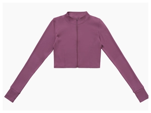 Détail d'une veste de sport mauve à manches longues, coupe cintrée avec col montant zippé
