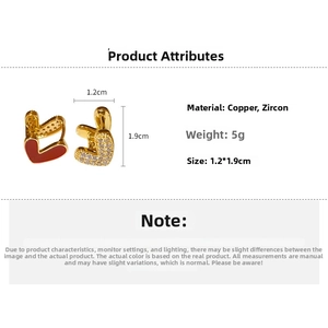 Spécifications des boucles d'oreilles cœur en zircon avec dimensions de 1,2 cm sur 1,9 cm