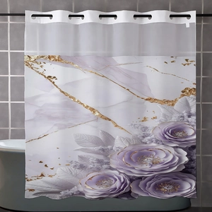 Détail montrant le motif floral violet et marbre sur rideau de douche étanche
