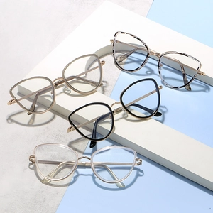 Chic cat-eye blue light blocking glasses in black, leopard, clear and champagne frames