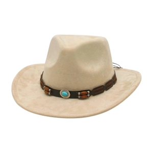 Cappello da cowboy beige con pietre turchesi e perle di legno su cinturino bruno