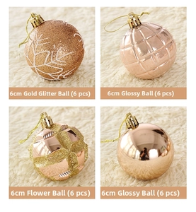 Detail of 6cm champagne gold Christmas balls in glitter, matte, and mirrored finishes