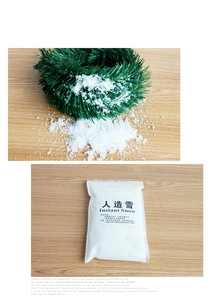 Detail of instant artificial snow powder with 1:25 expansion ratio for Christmas decor